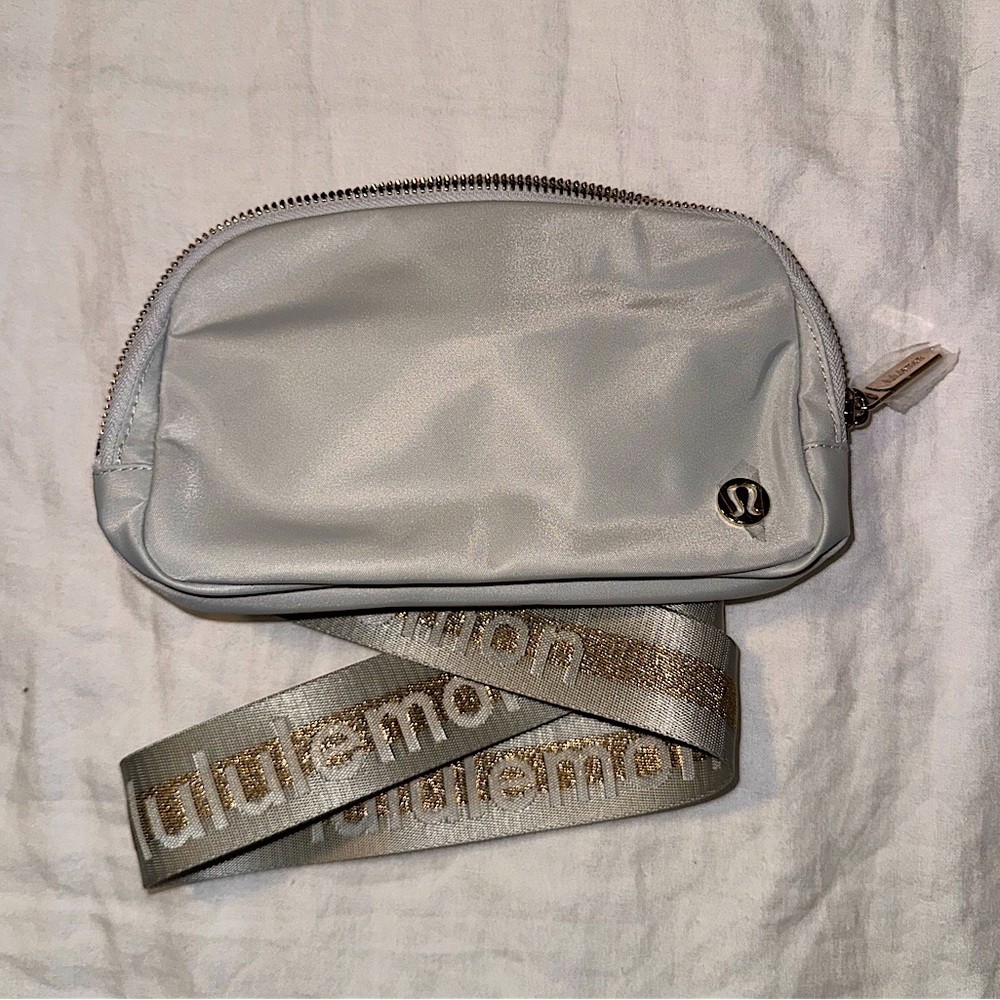 NWT lululemon Everywhere Belt Bag LIMITED EDITION